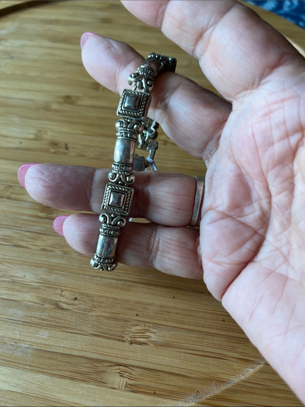 15 Heavy Silver Tone Linked Magnetic Closure
